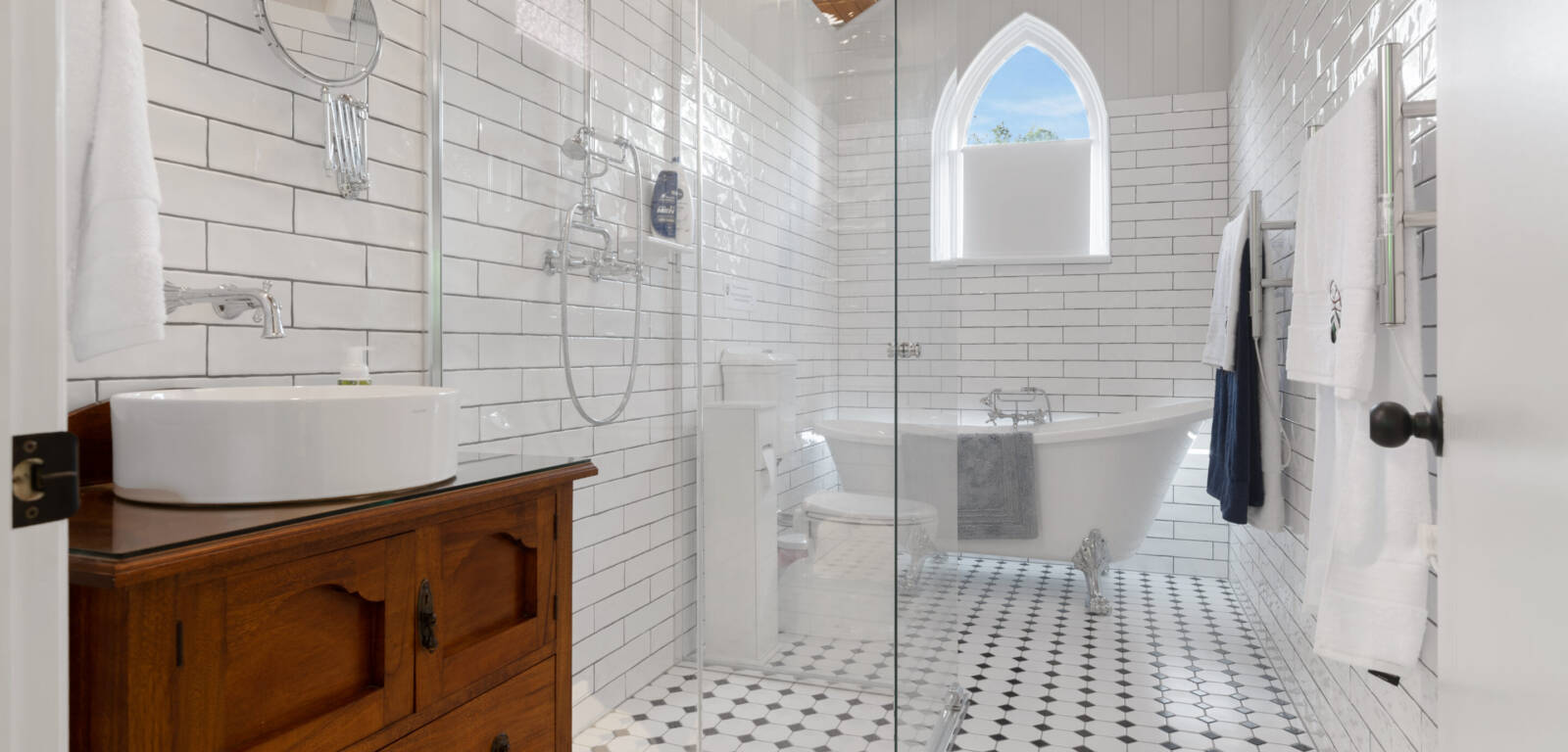 46 King St, YANGAN, QLD 4371 AU