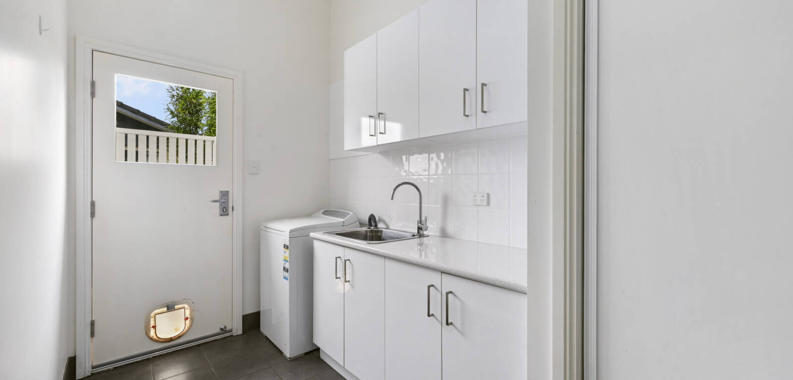 2/23 Glendower St, MOUNT LOFTY, QLD 4350 AU