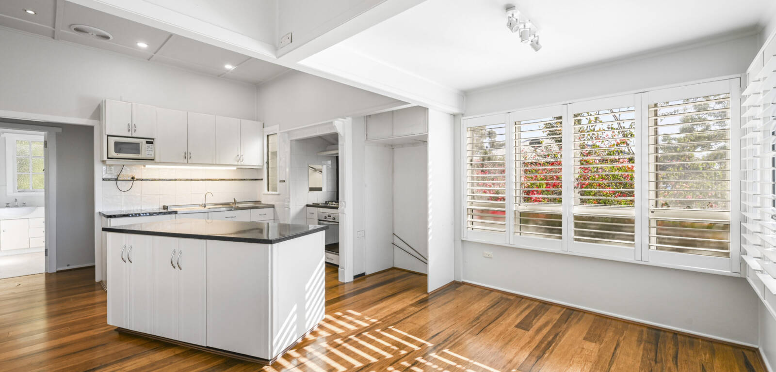 1A Ascot St, NEWTOWN, QLD 4350 AU