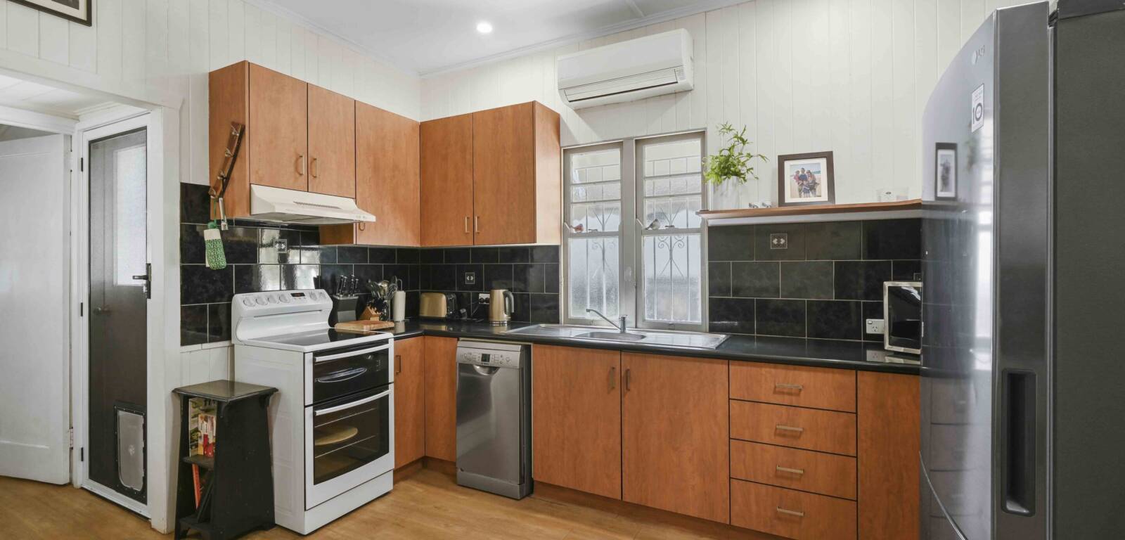 1/23 Glendower St, MOUNT LOFTY, QLD 4350 AU