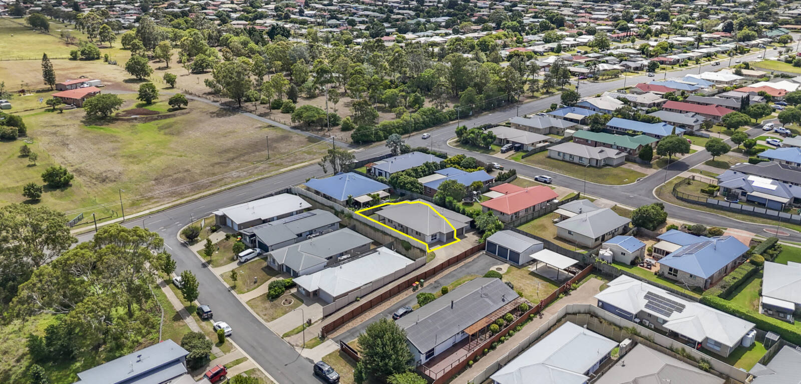 1/34 Carlin Street, GLENVALE, QLD 4350 AU