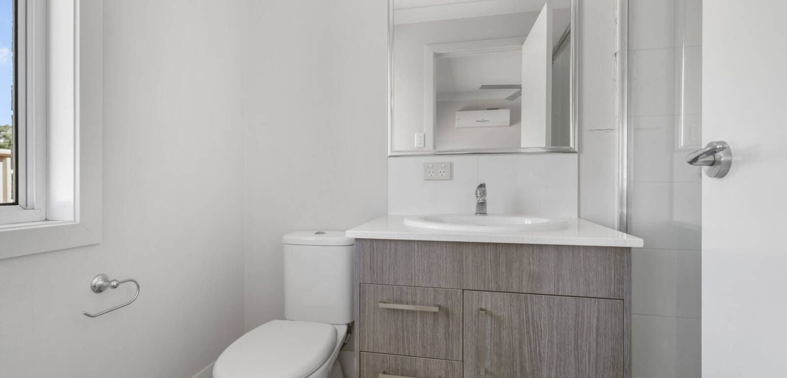 1/34 Carlin Street, GLENVALE, QLD 4350 AU