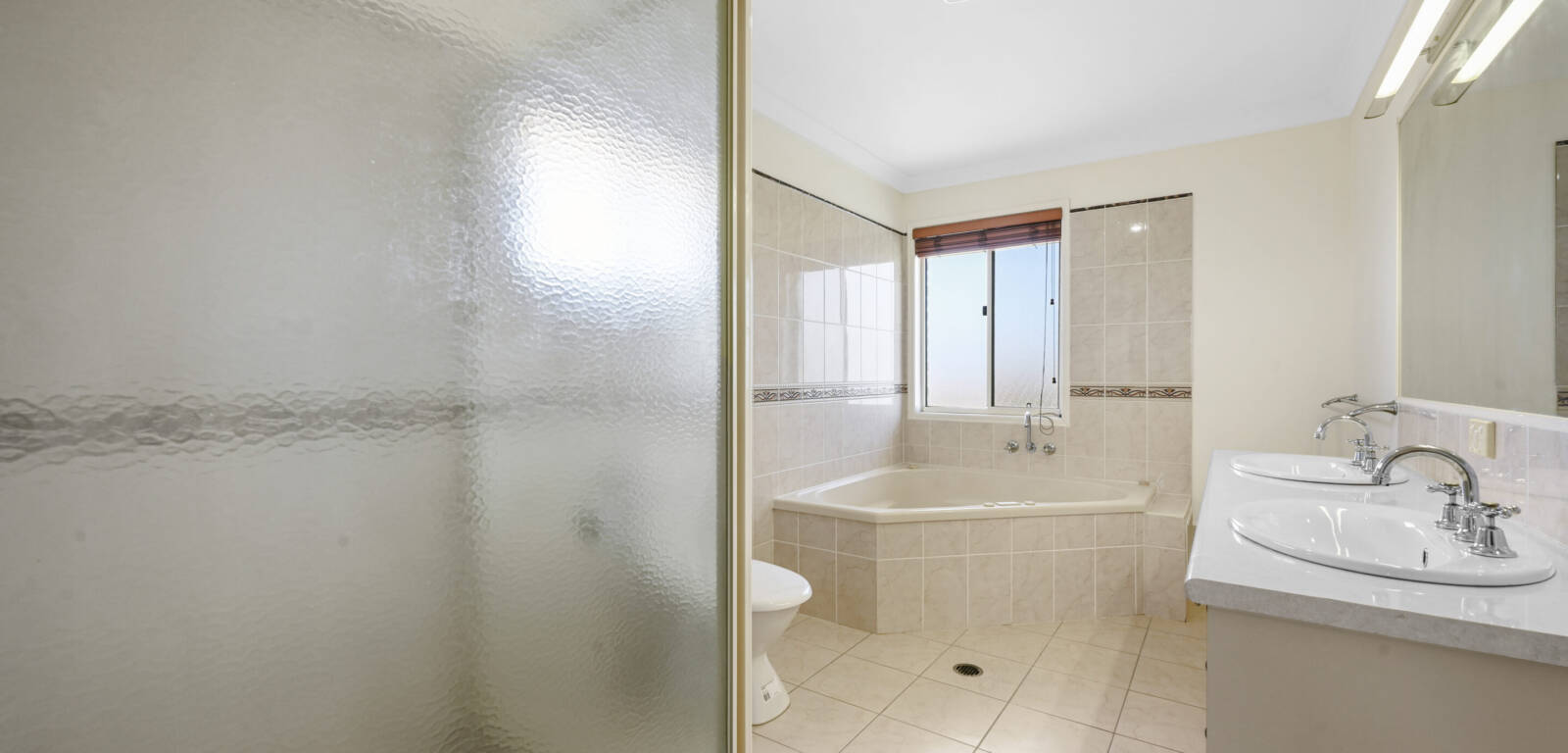 33 Parklea Dr, PLACID HILLS, QLD 4343 AU