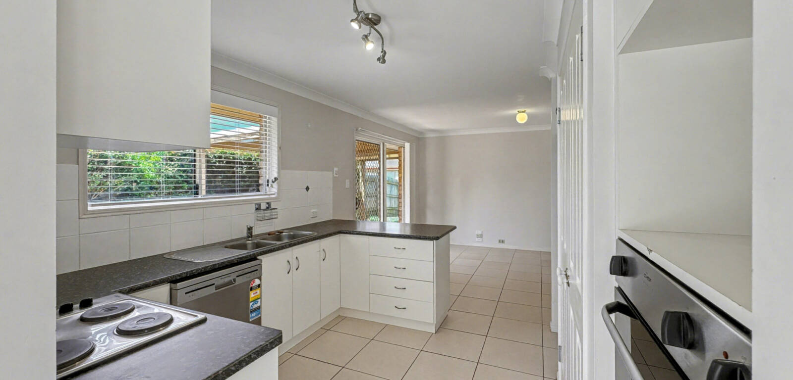 6 Mason Ct, KEARNEYS SPRING, QLD 4350 AU