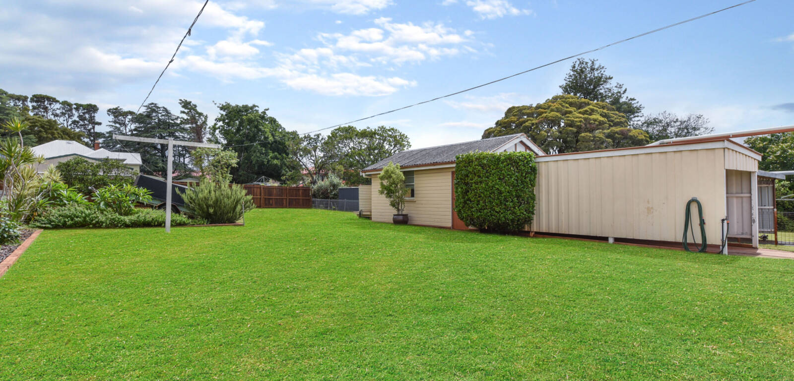 43 Gostwyck St, NEWTOWN, QLD 4350 AU