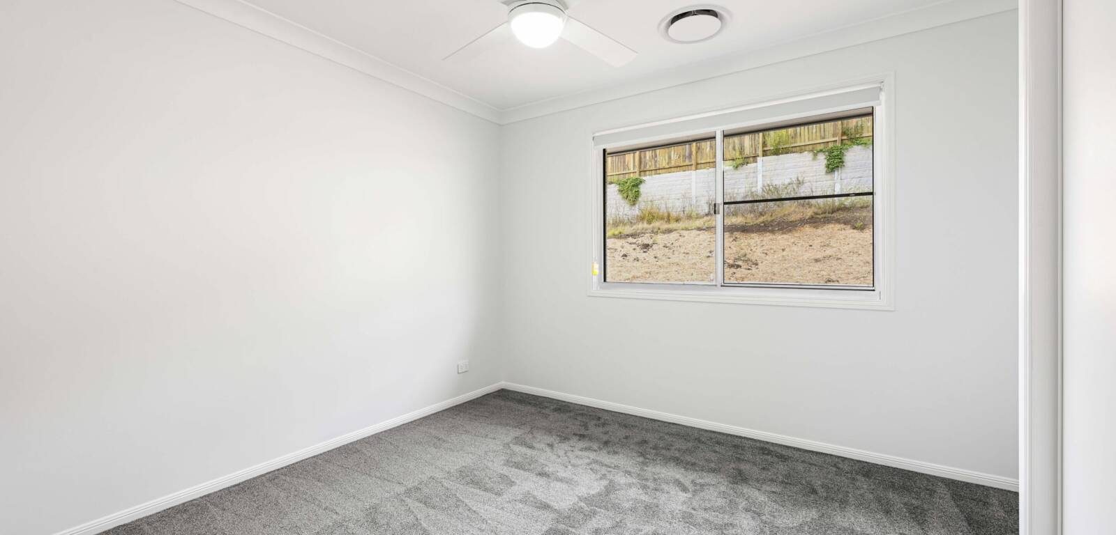 19 Reserve Rd, CRANLEY, QLD 4350 AU