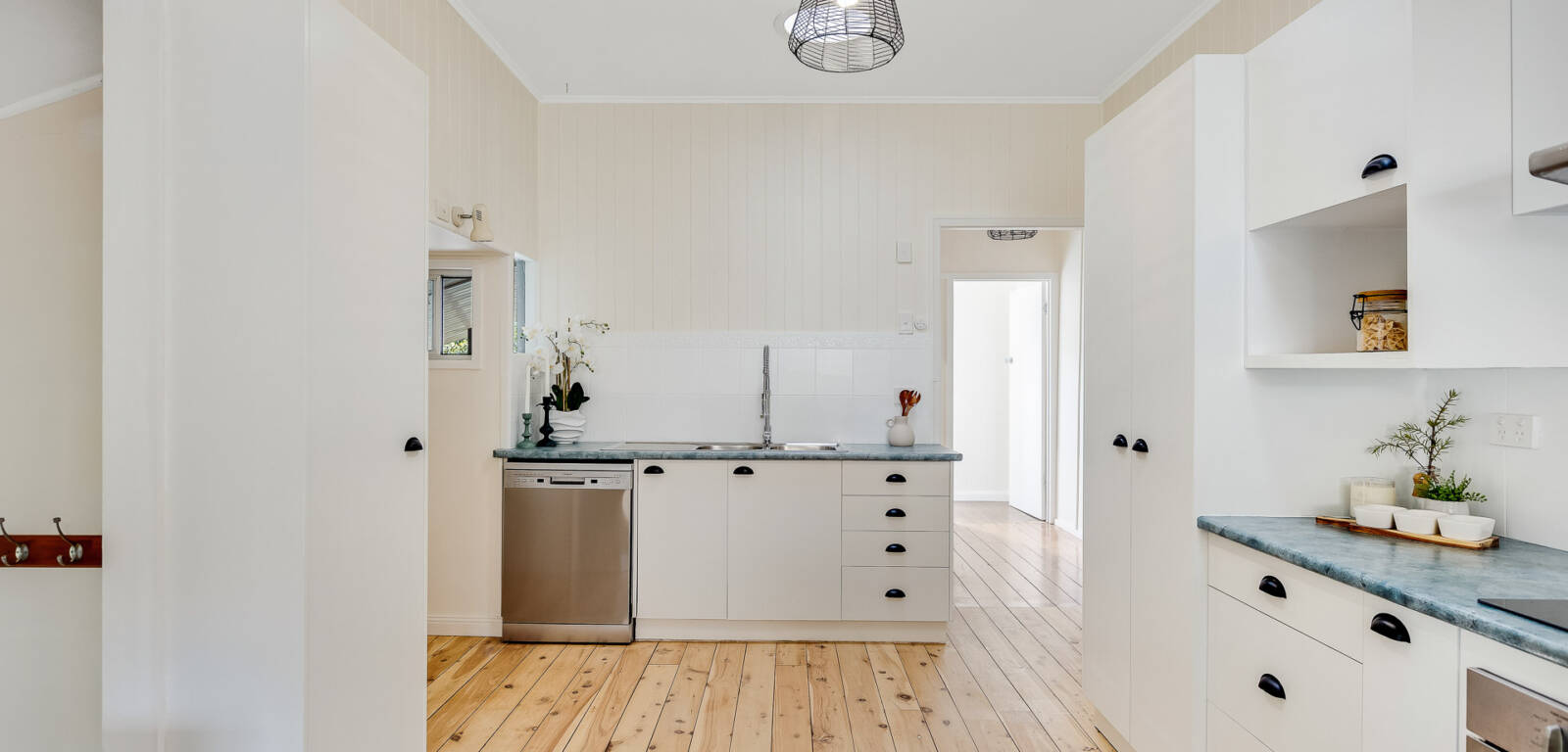 68 North St, MOUNT LOFTY, QLD 4350 AU