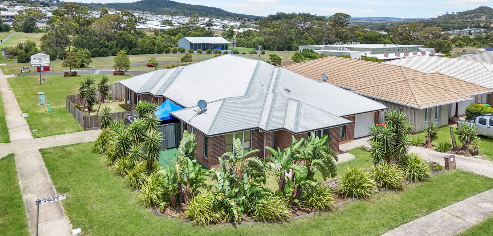 1/2 Taragon, GLENVALE, QLD 4350 AU