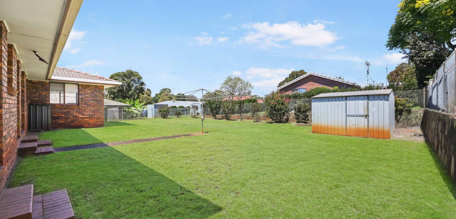 4 Storey St, CENTENARY HEIGHTS, QLD 4350 AU