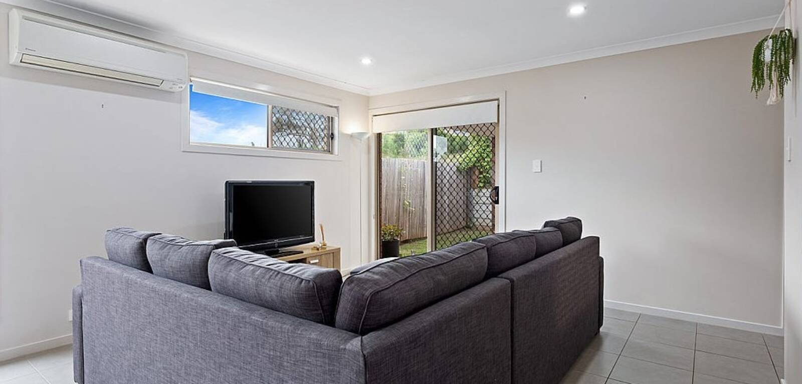 1/27 Cardamon Cres, GLENVALE, QLD 4350 AU