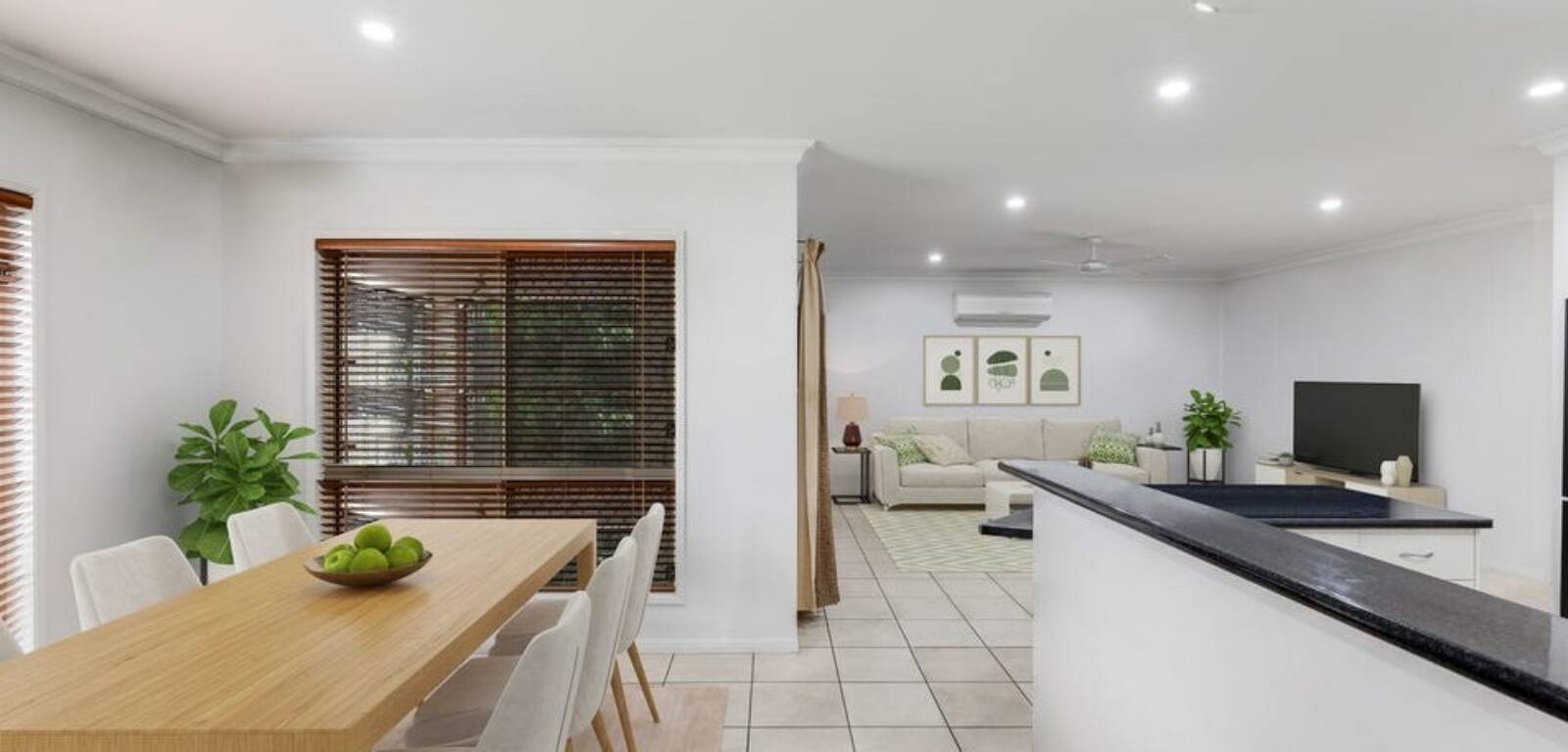 18 Howard St, MIDDLE RIDGE, QLD 4350 AU