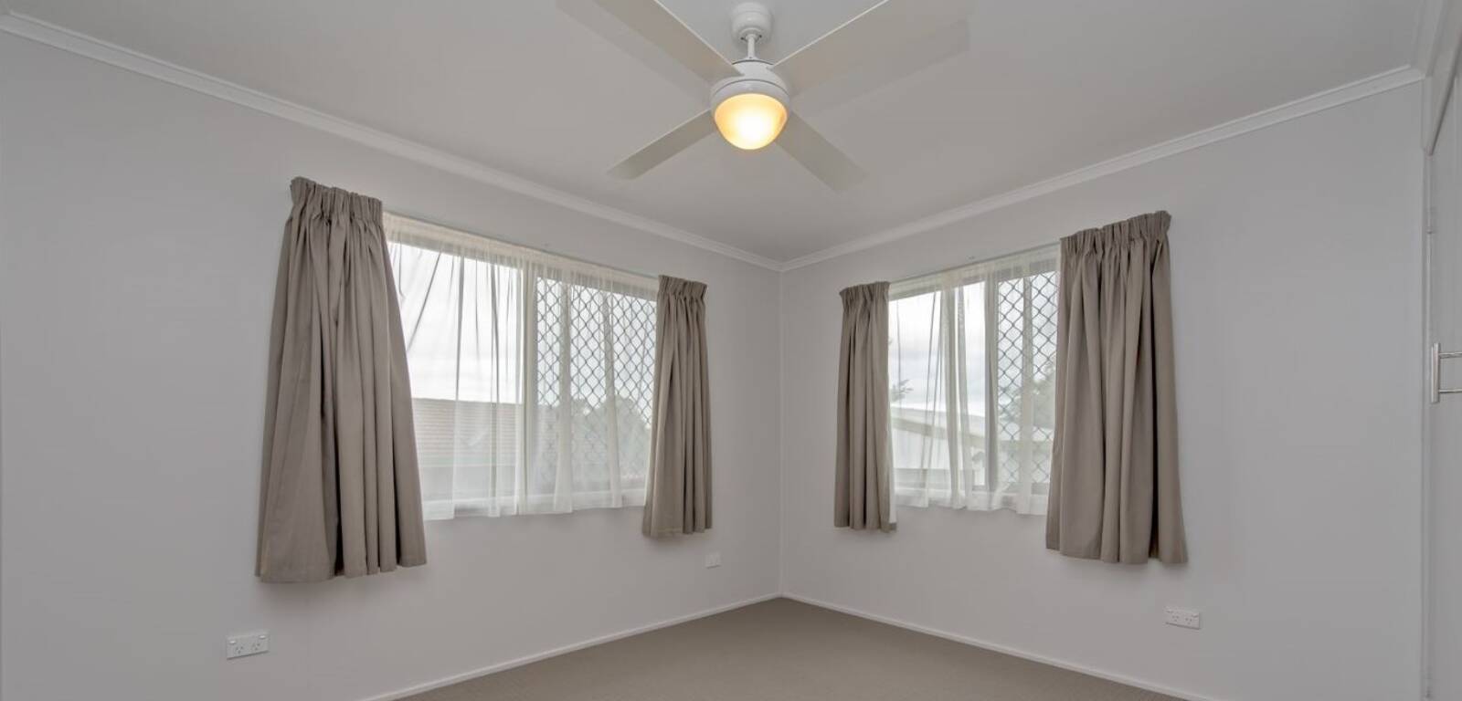 44 Debra Street, CENTENARY HEIGHTS, QLD 4350 AU