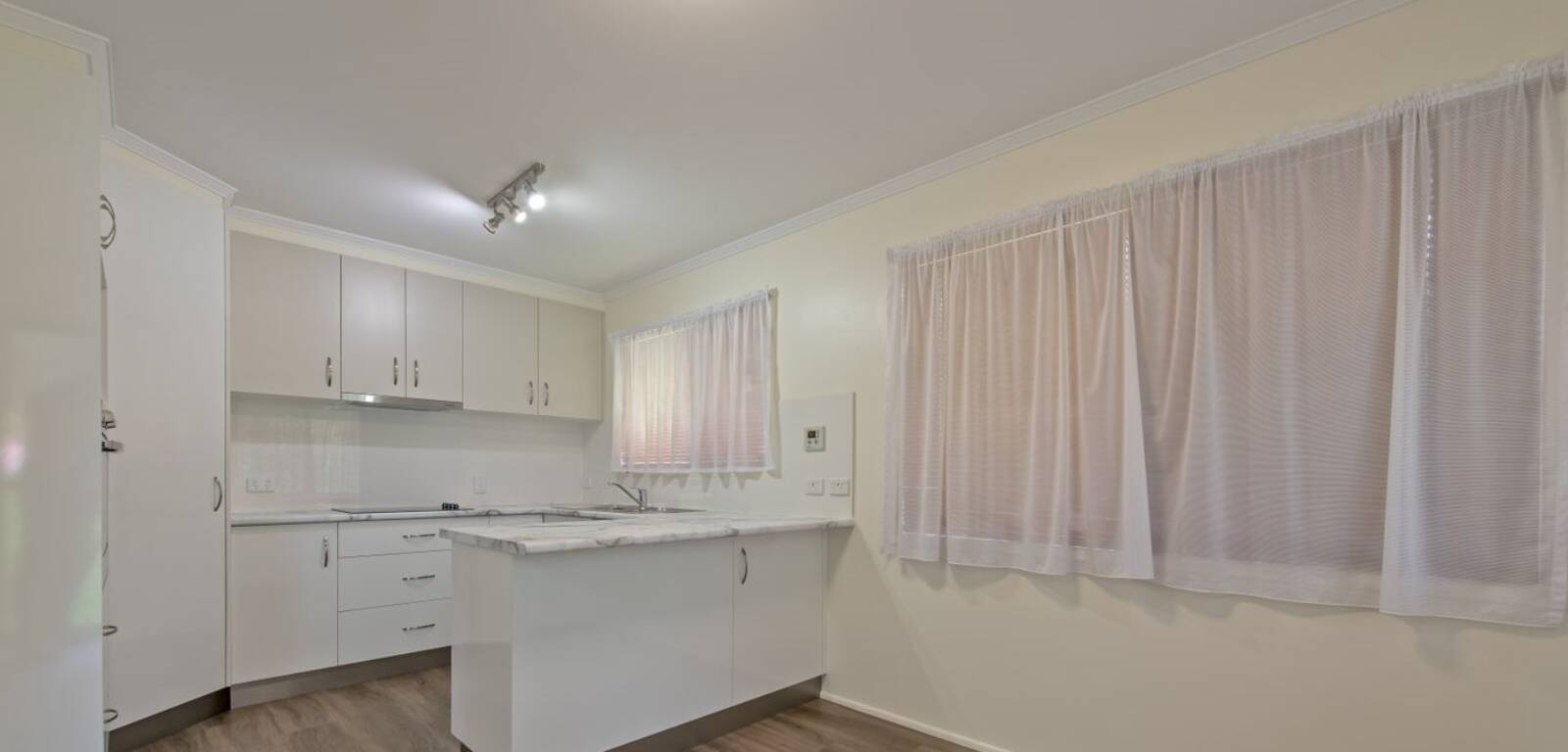 44 Debra Street, CENTENARY HEIGHTS, QLD 4350 AU