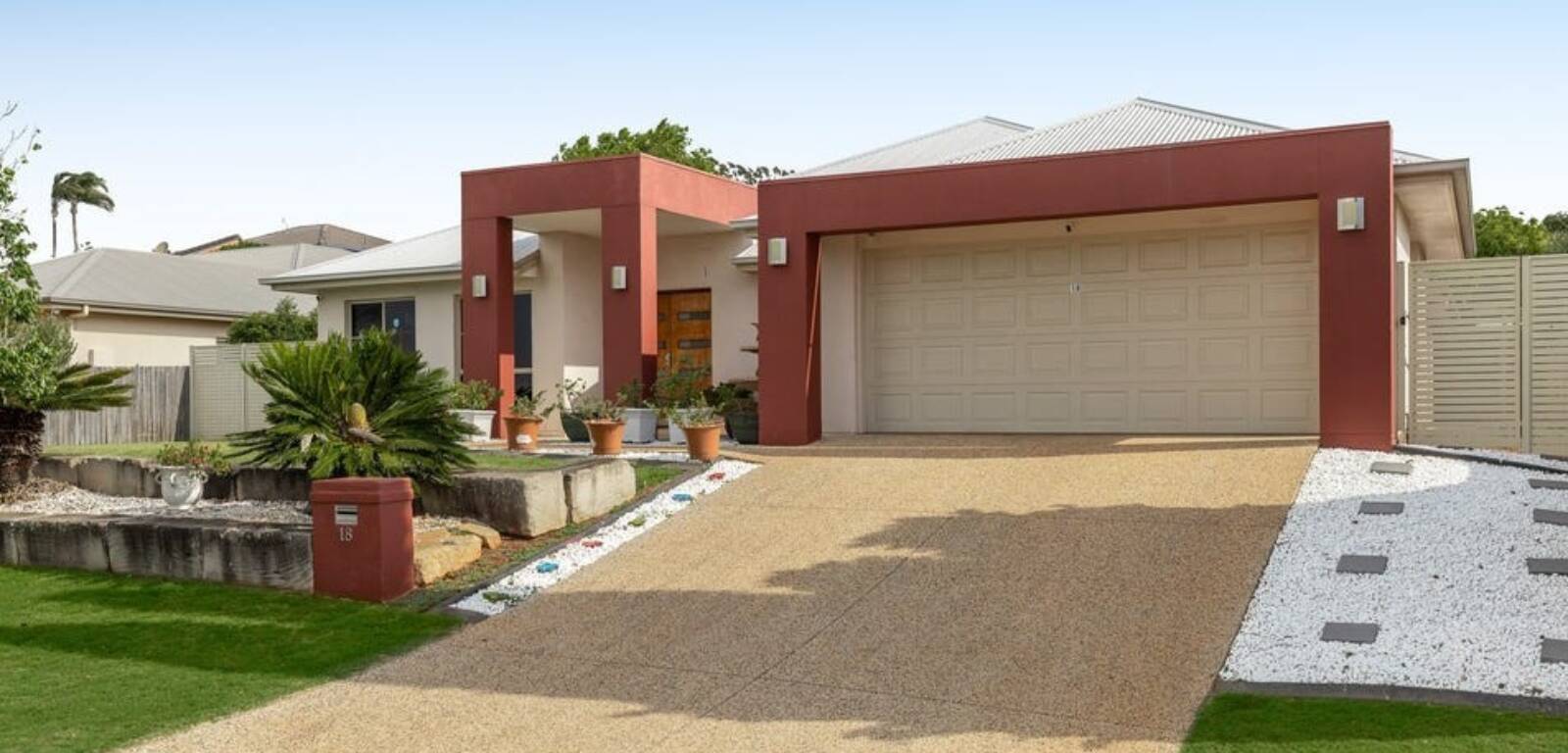 18 Howard St, MIDDLE RIDGE, QLD 4350 AU