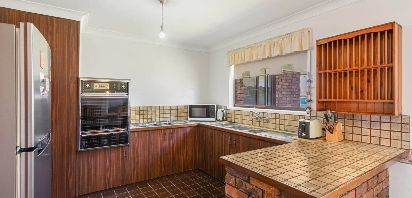 4 Storey St, CENTENARY HEIGHTS, QLD 4350 AU