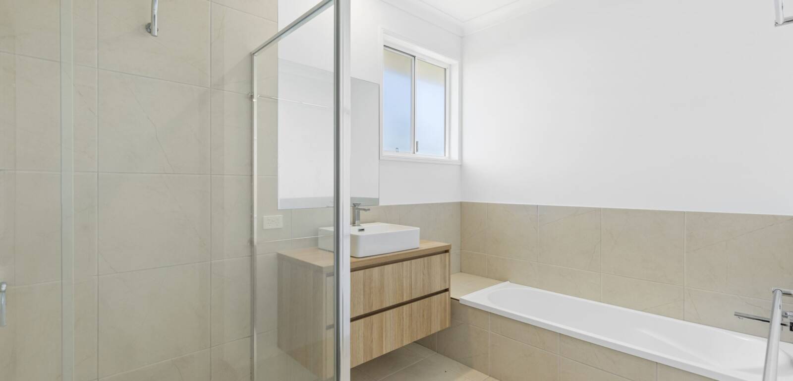 42 Basset Cres, TORRINGTON, QLD 4350 AU