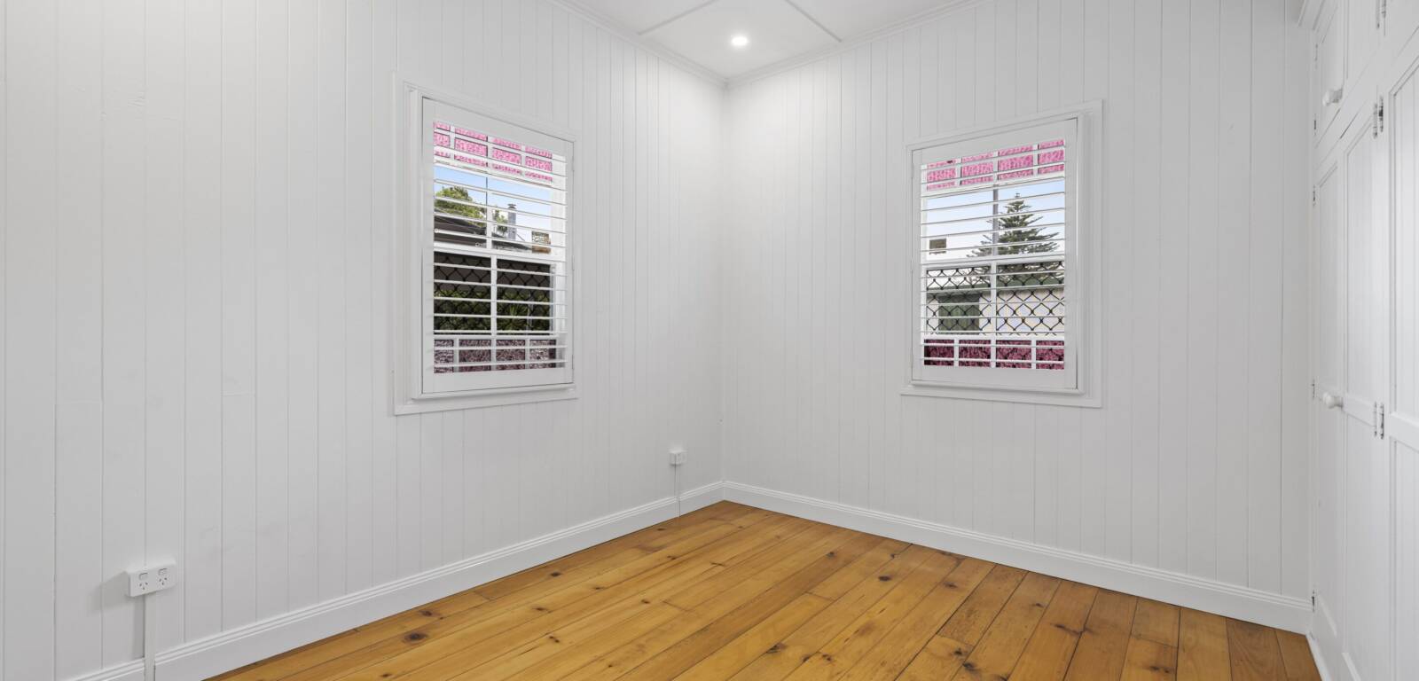 1 Waratah St, NEWTOWN, QLD 4350 AU