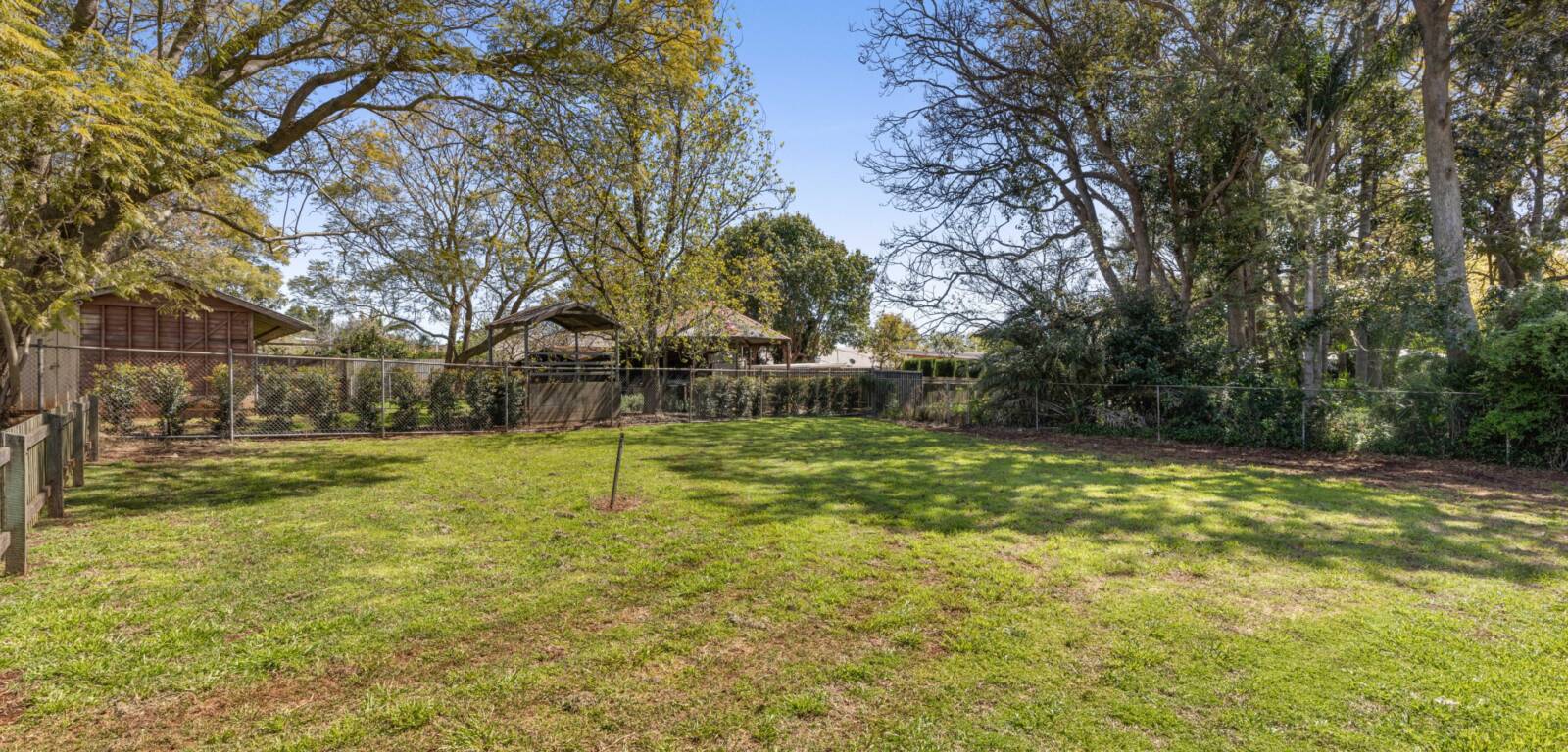 5 Charles St, NEWTOWN, QLD 4350 AU