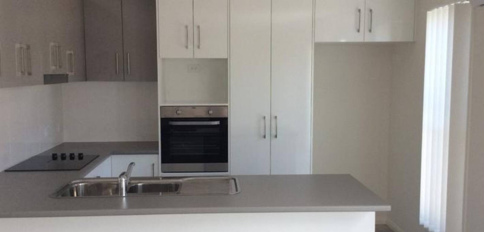 3/240 Bridge St, NEWTOWN, QLD 4350 AU