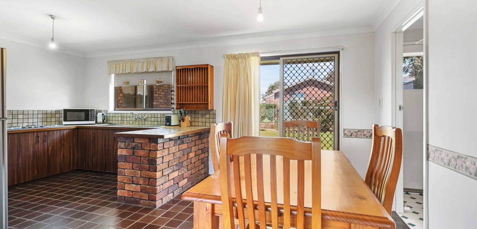 4 Storey St, CENTENARY HEIGHTS, QLD 4350 AU