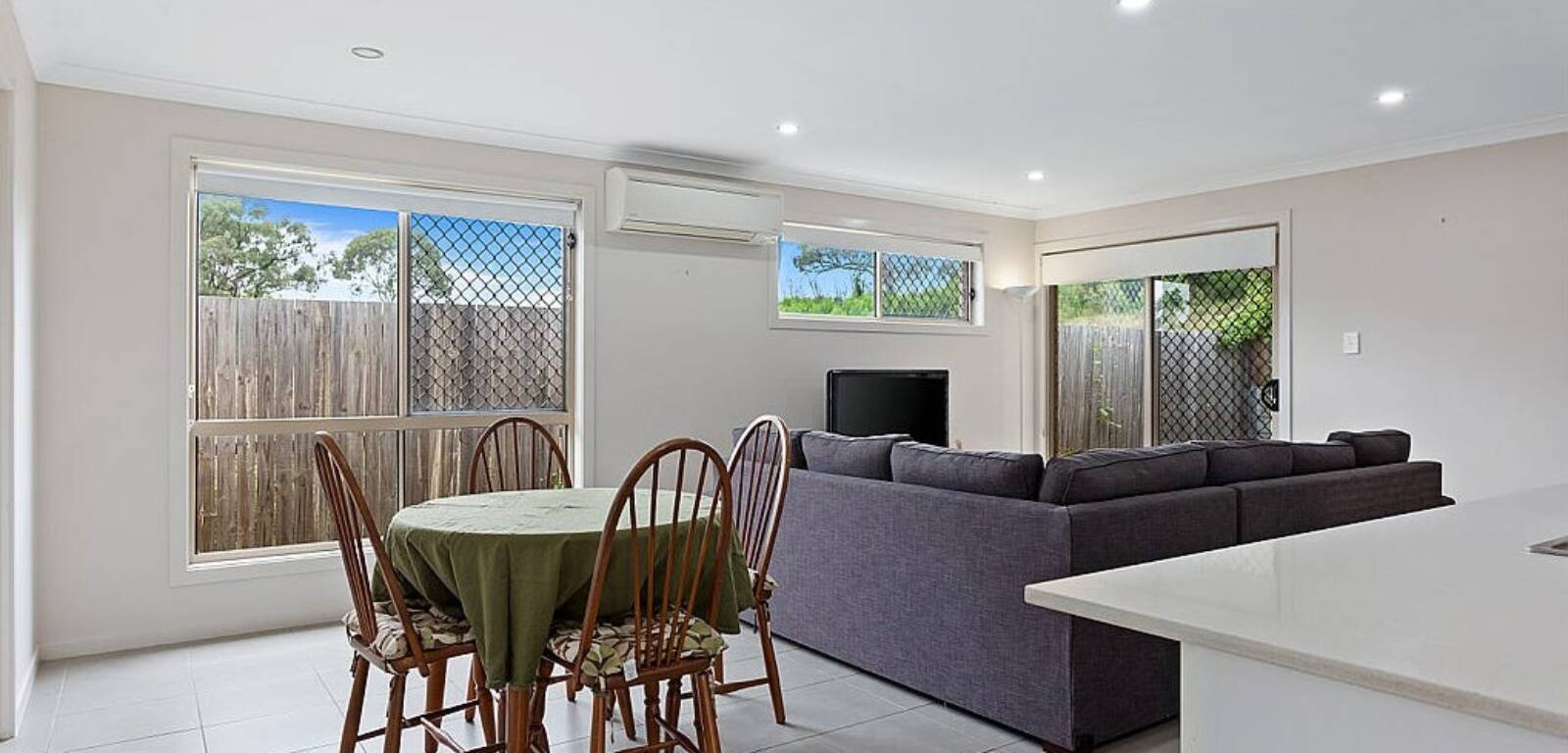 1/27 Cardamon Cres, GLENVALE, QLD 4350 AU