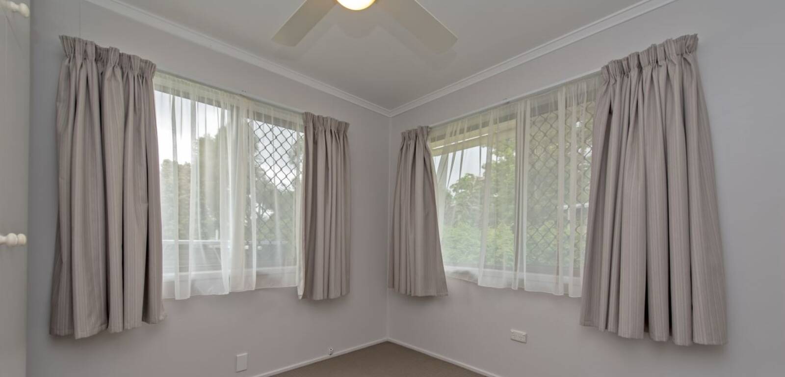 44 Debra Street, CENTENARY HEIGHTS, QLD 4350 AU