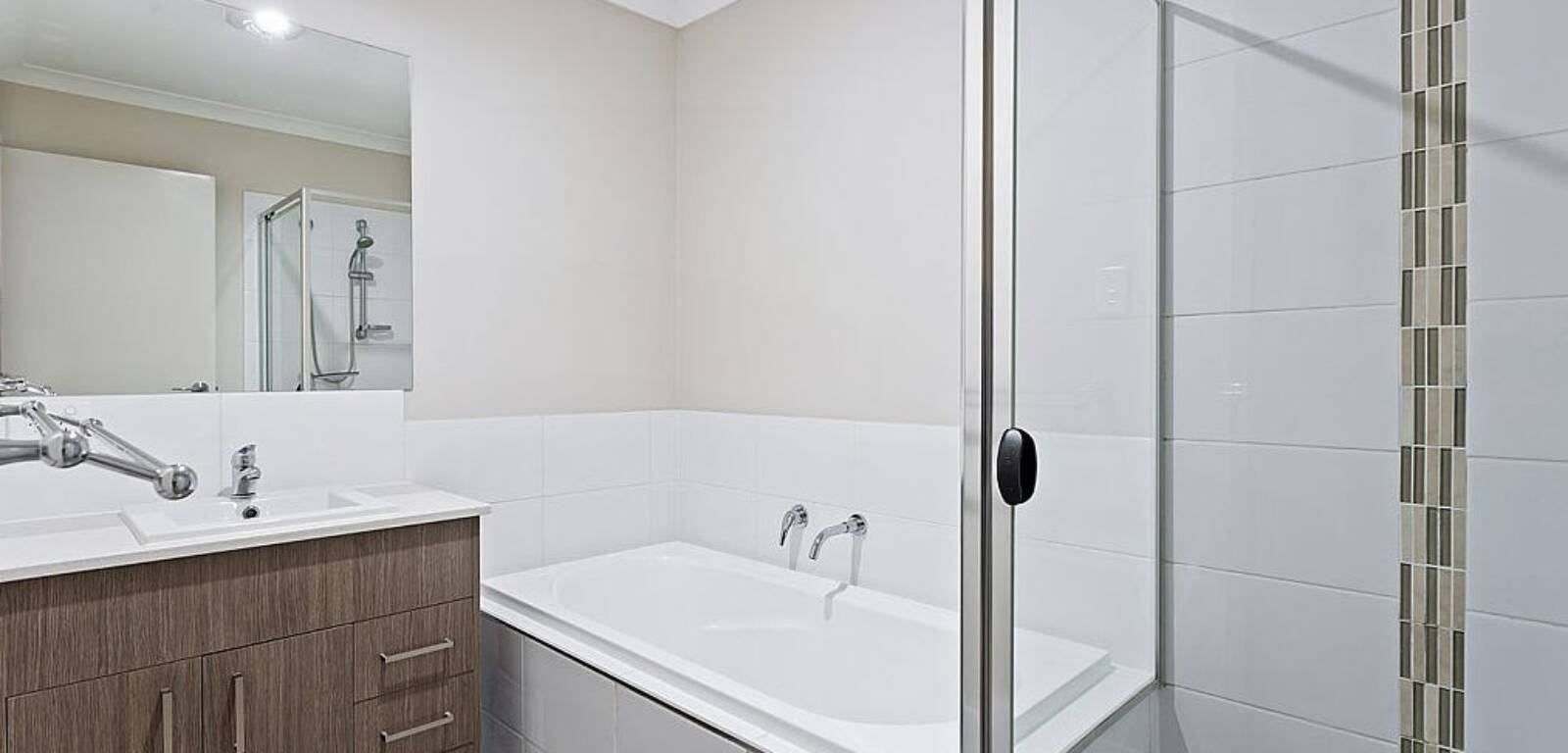 1/27 Cardamon Cres, GLENVALE, QLD 4350 AU