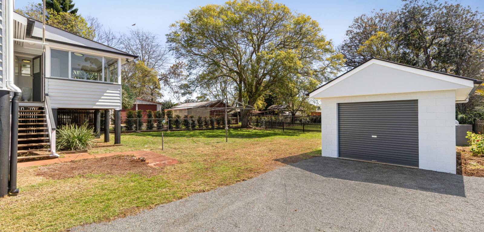 5 Charles St, NEWTOWN, QLD 4350 AU