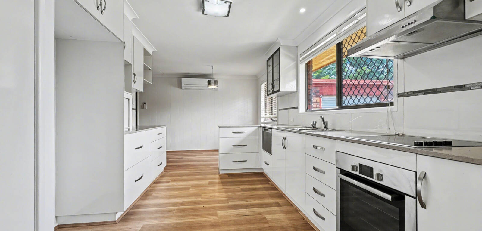 3 Azalea Ct, CENTENARY HEIGHTS, QLD 4350 AU