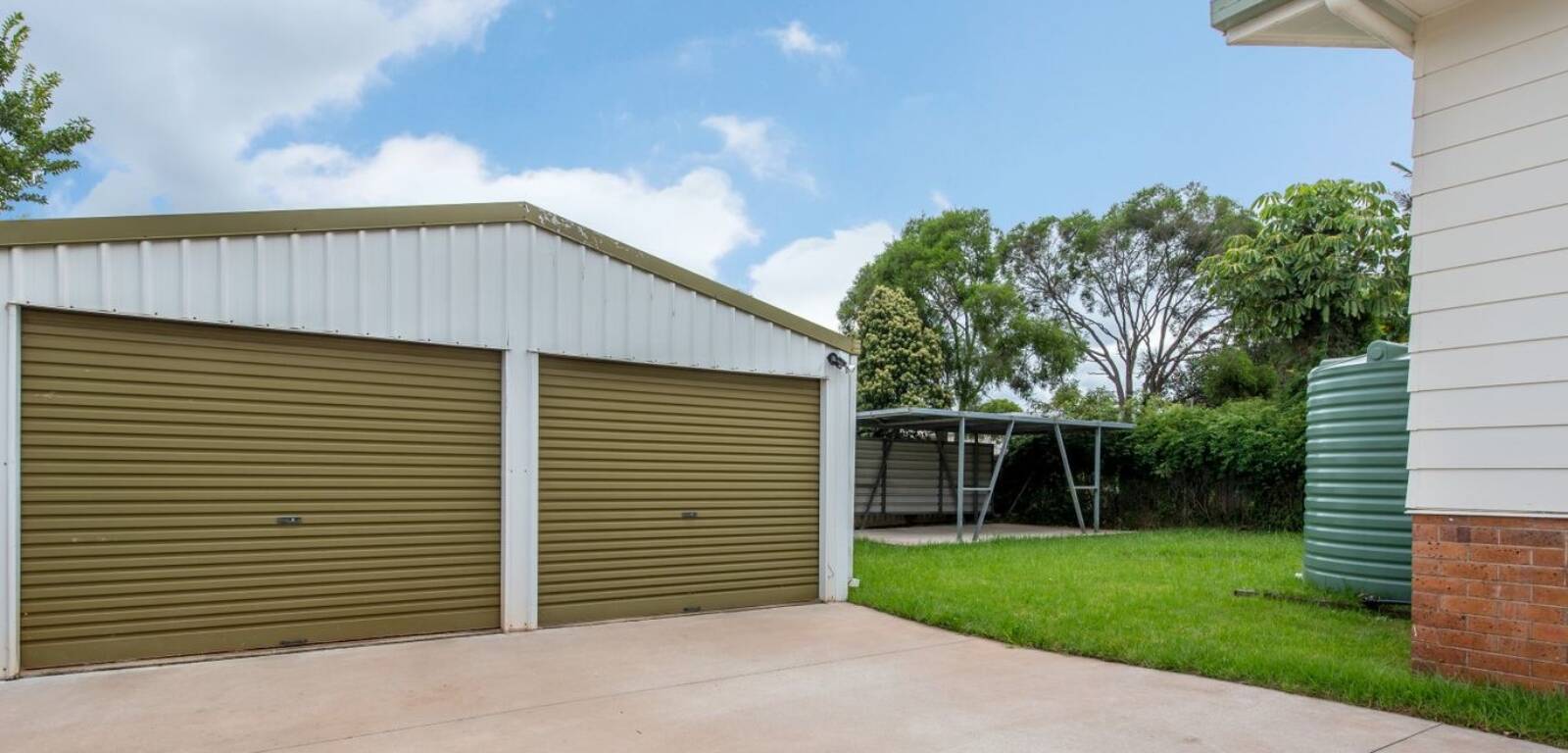 44 Debra Street, CENTENARY HEIGHTS, QLD 4350 AU