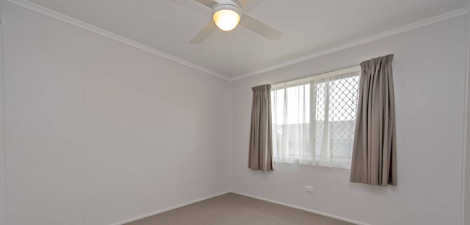 44 Debra Street, CENTENARY HEIGHTS, QLD 4350 AU