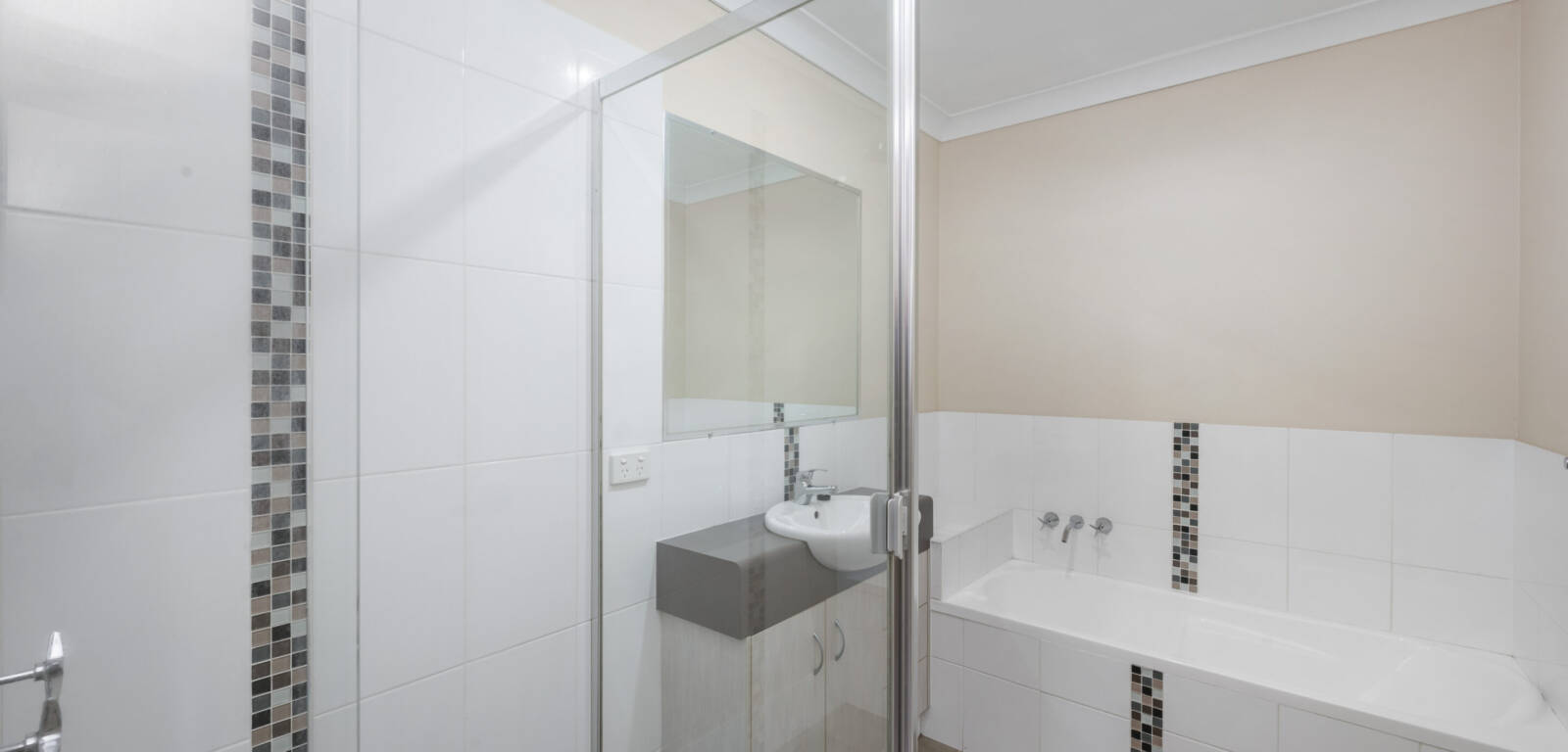 7 Dixon Ct, WILSONTON HEIGHTS, QLD 4350 AU