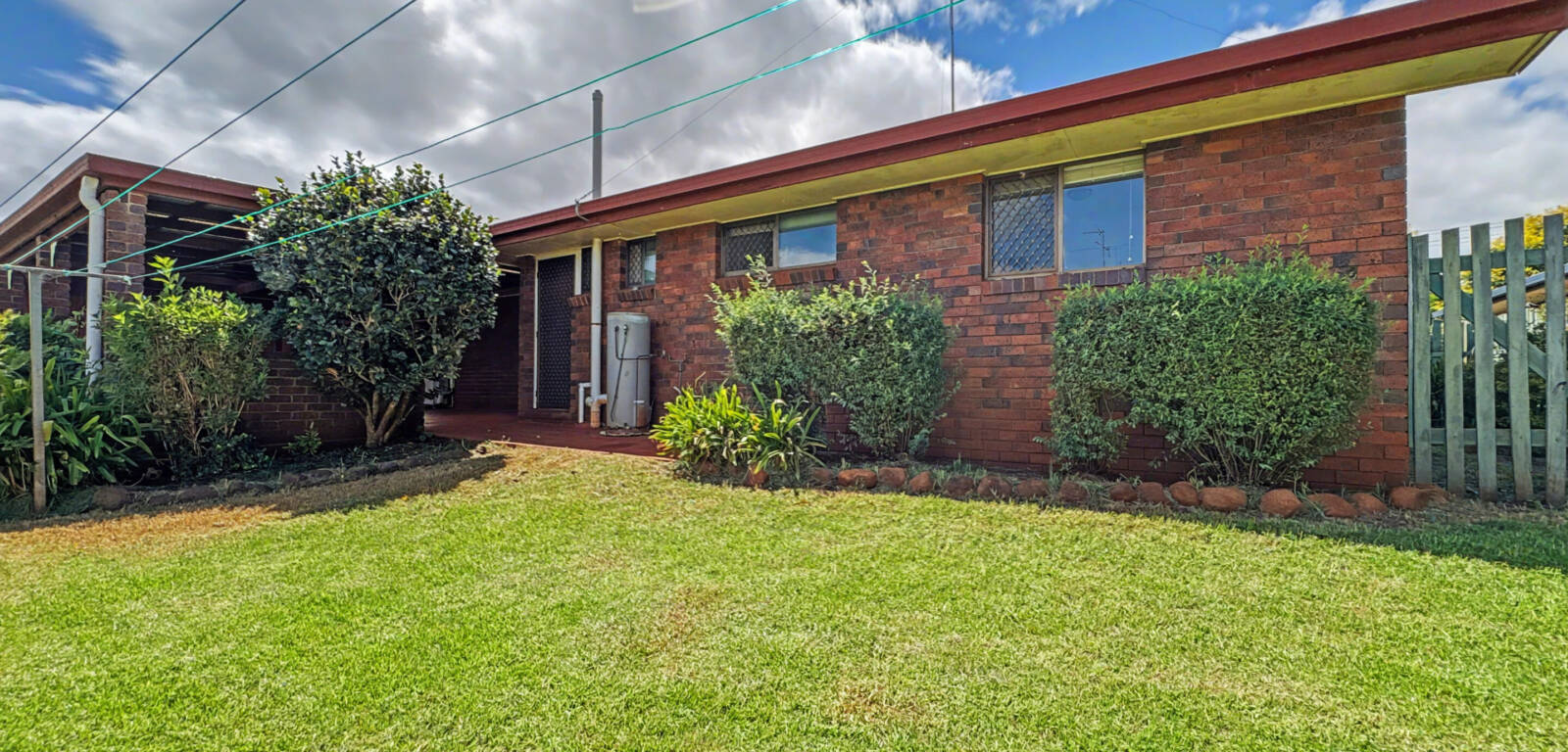 3 Azalea Ct, CENTENARY HEIGHTS, QLD 4350 AU