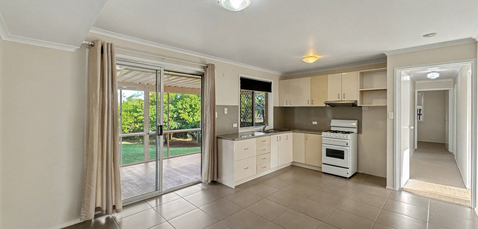 24 Port St, WILSONTON HEIGHTS, QLD 4350 AU