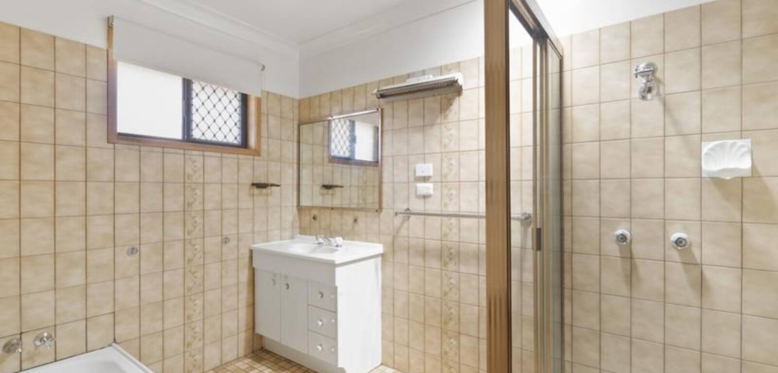 54 Wuth St, DARLING HEIGHTS, QLD 4350 AU