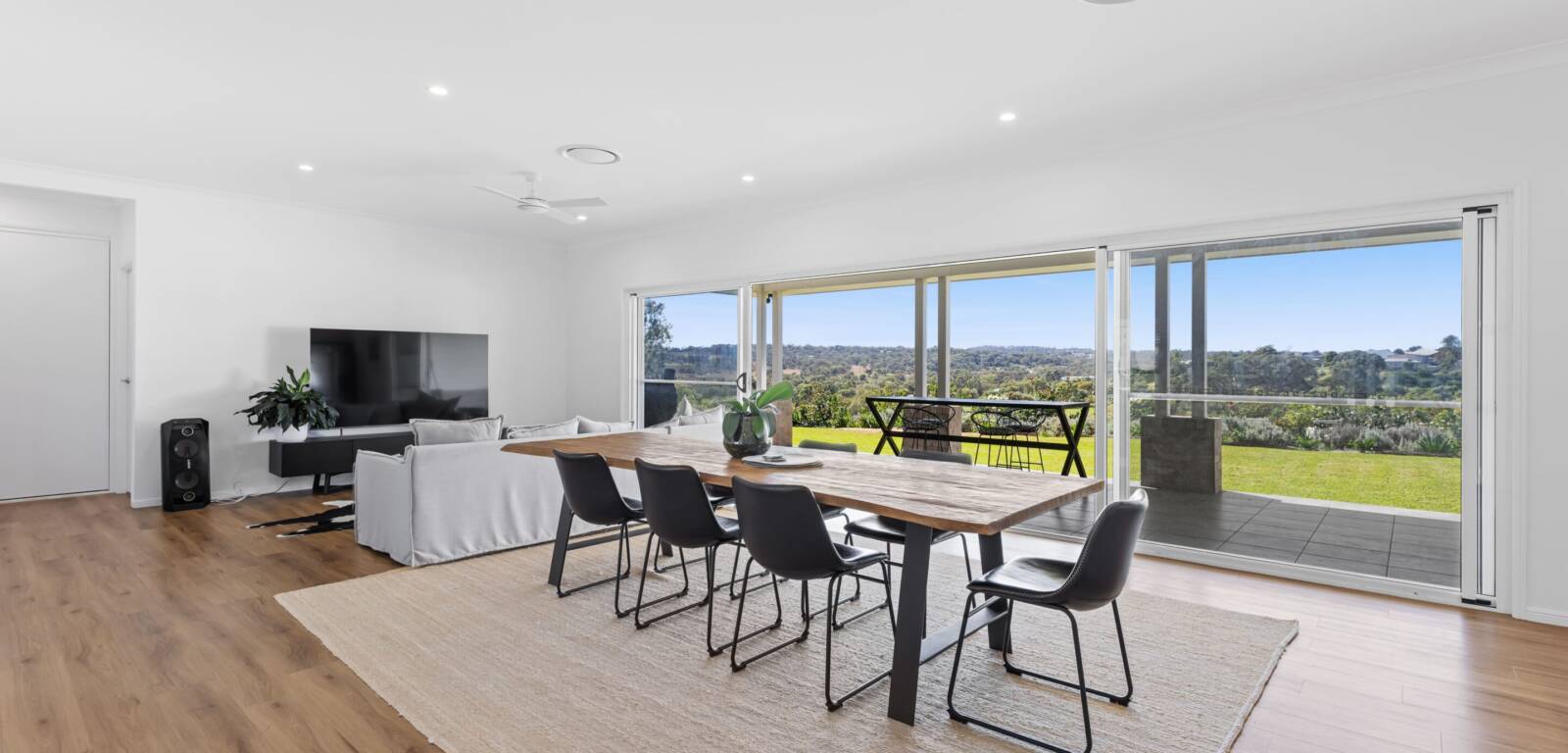 42 Basset Cres, TORRINGTON, QLD 4350 AU