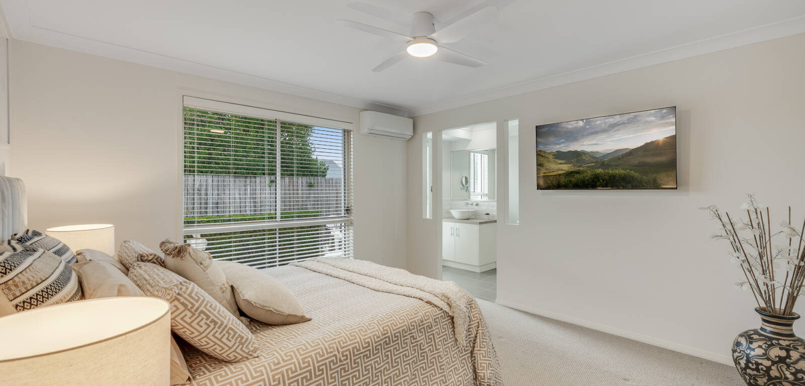 10 Kingfisher St, RANGEVILLE, QLD 4350 AU