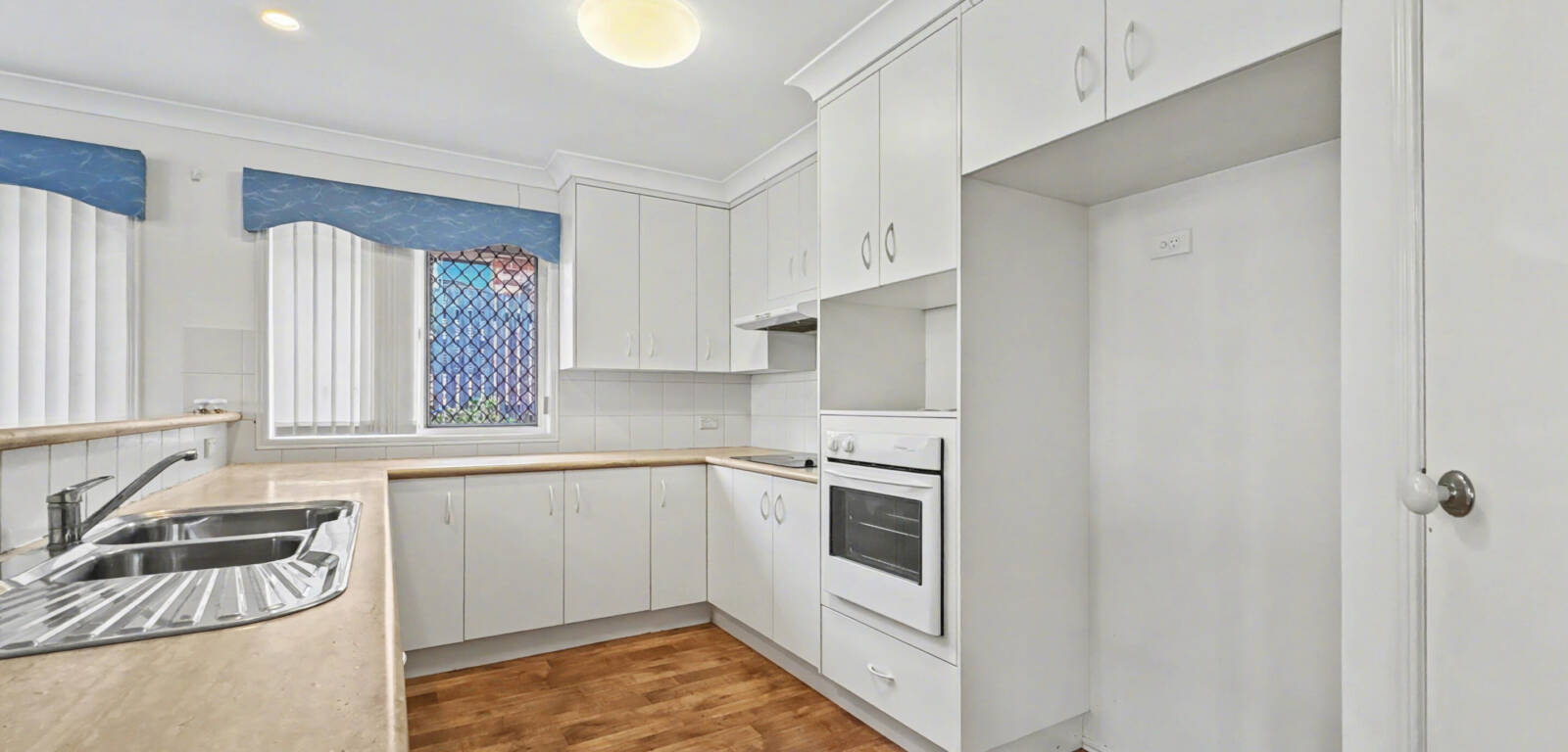 12 Dawson Dr, GATTON, QLD 4343 AU