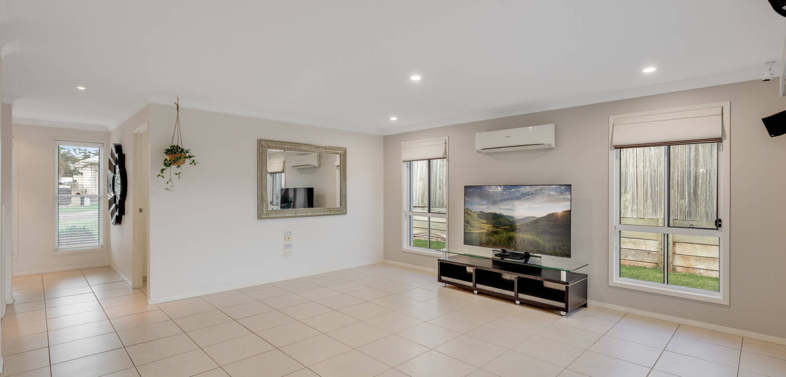 10 Kingfisher St, RANGEVILLE, QLD 4350 AU