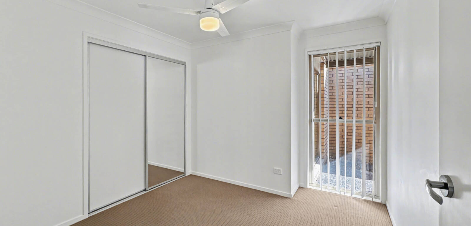 2/98 Main St, WESTBROOK, QLD 4350 AU