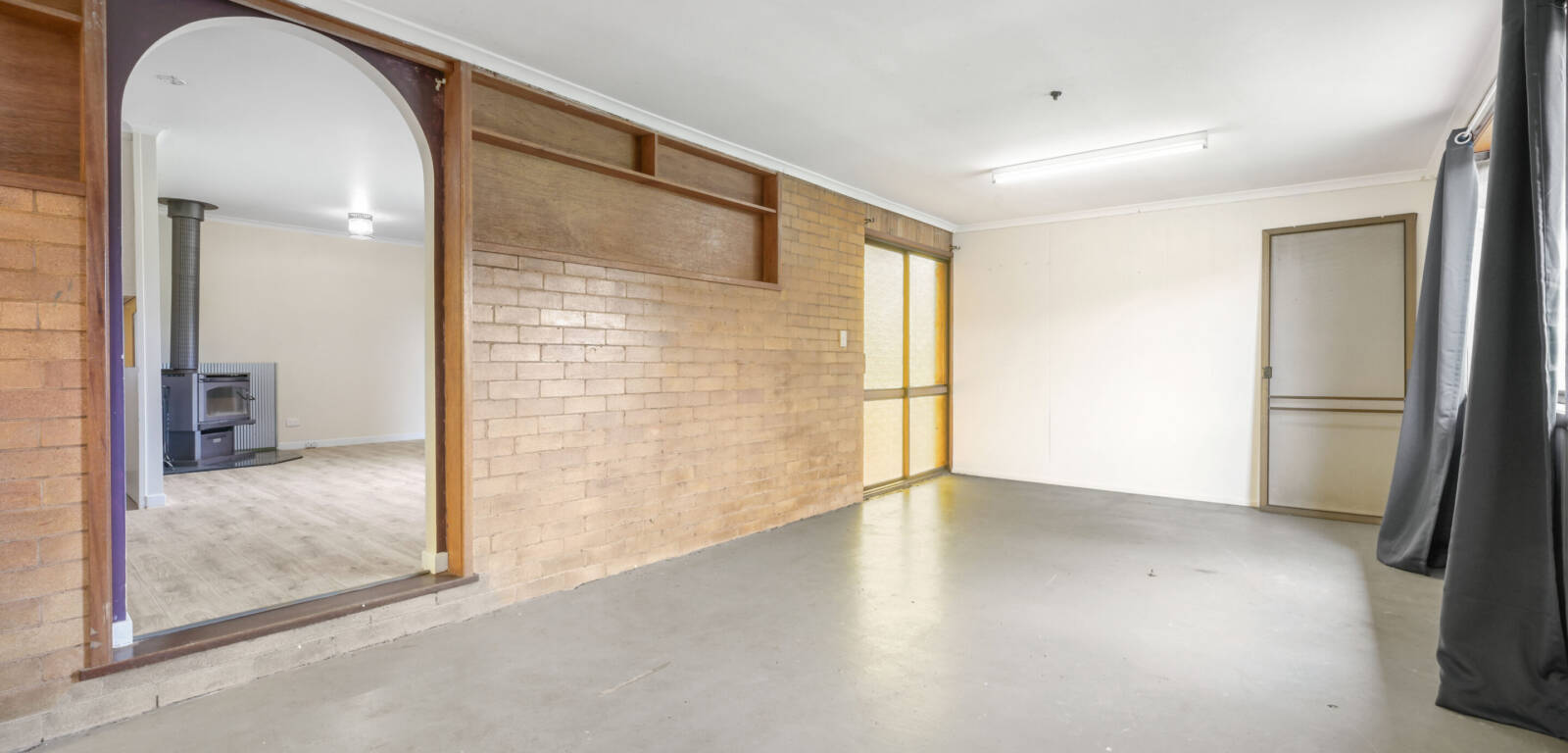 27 Makepeace St, ROCKVILLE, QLD 4350 AU