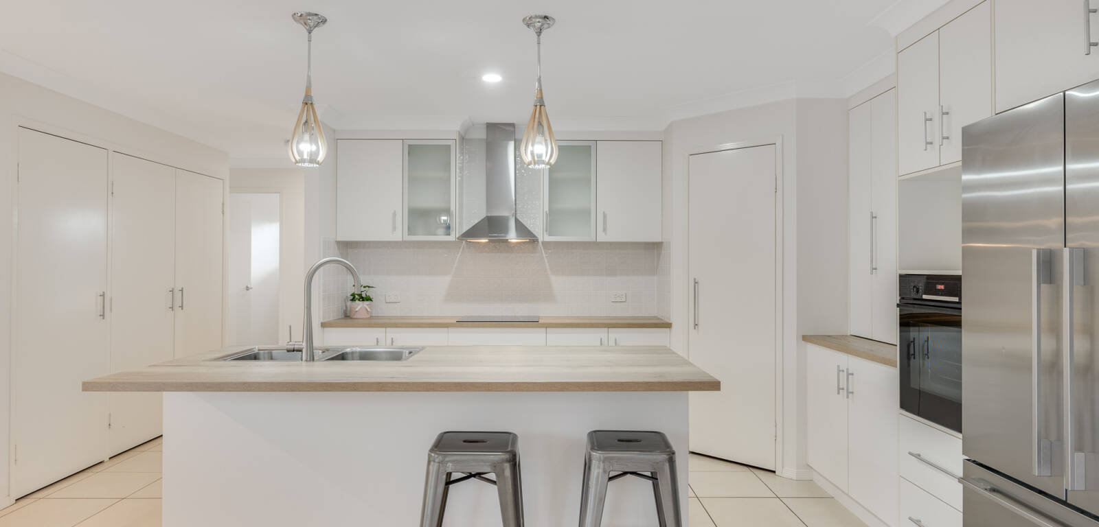 10 Kingfisher St, RANGEVILLE, QLD 4350 AU