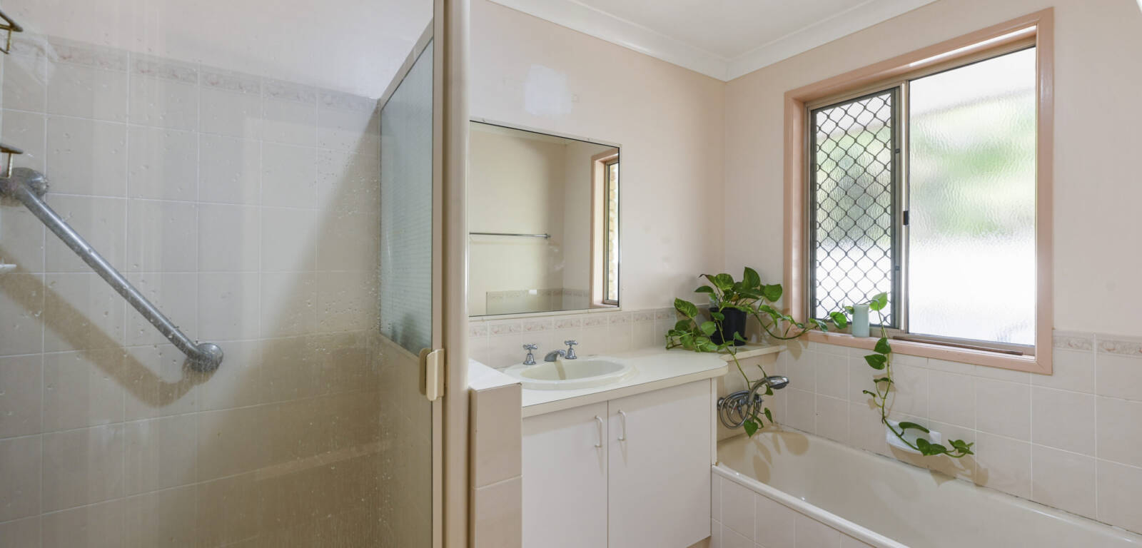 6 Cecilia St, KEARNEYS SPRING, QLD 4350 AU