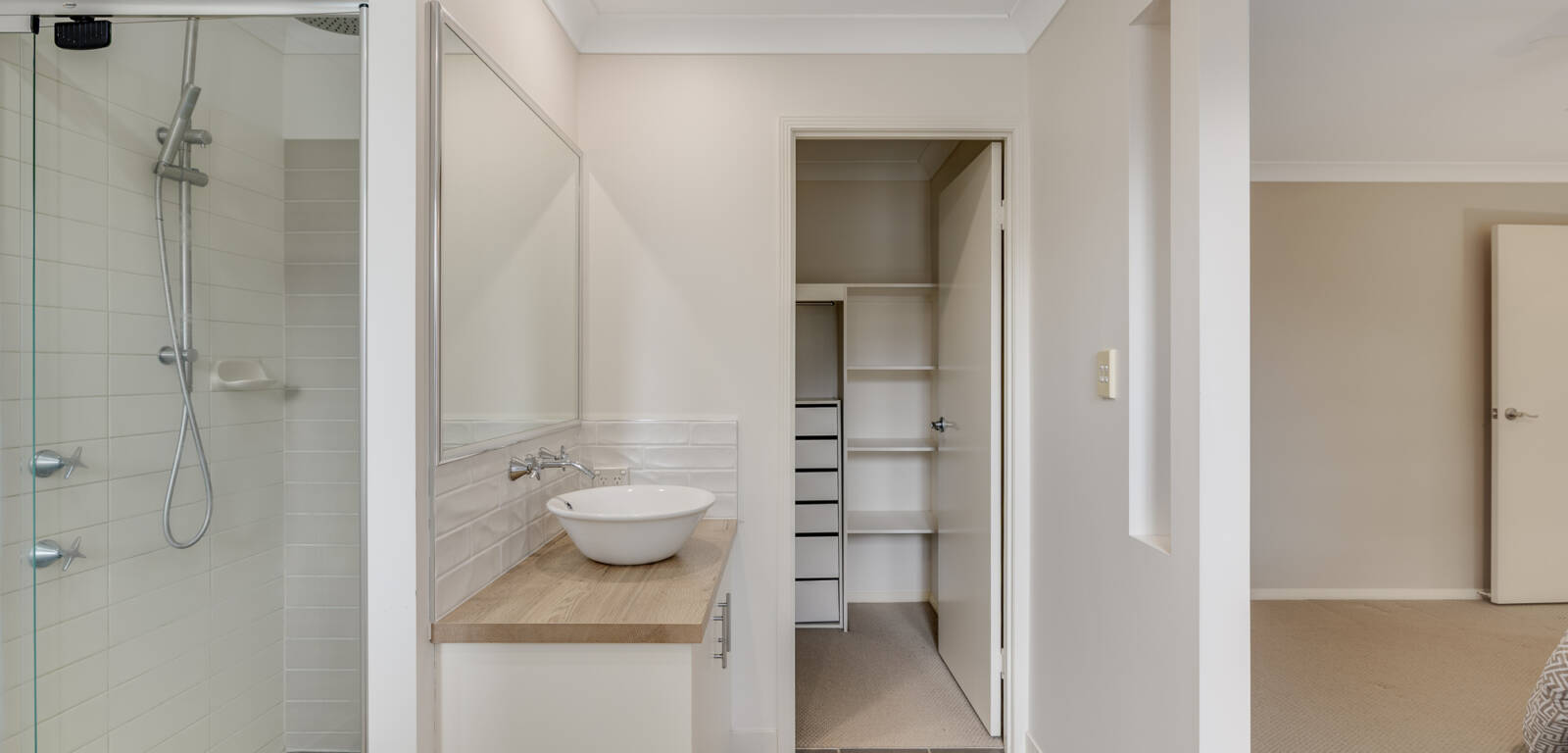 10 Kingfisher St, RANGEVILLE, QLD 4350 AU