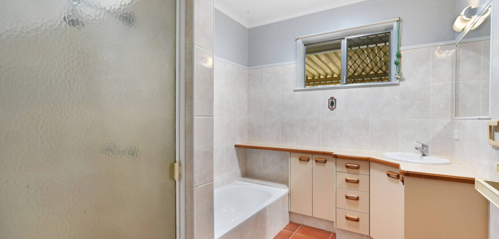 20 Eugenia St, HARLAXTON, QLD 4350 AU