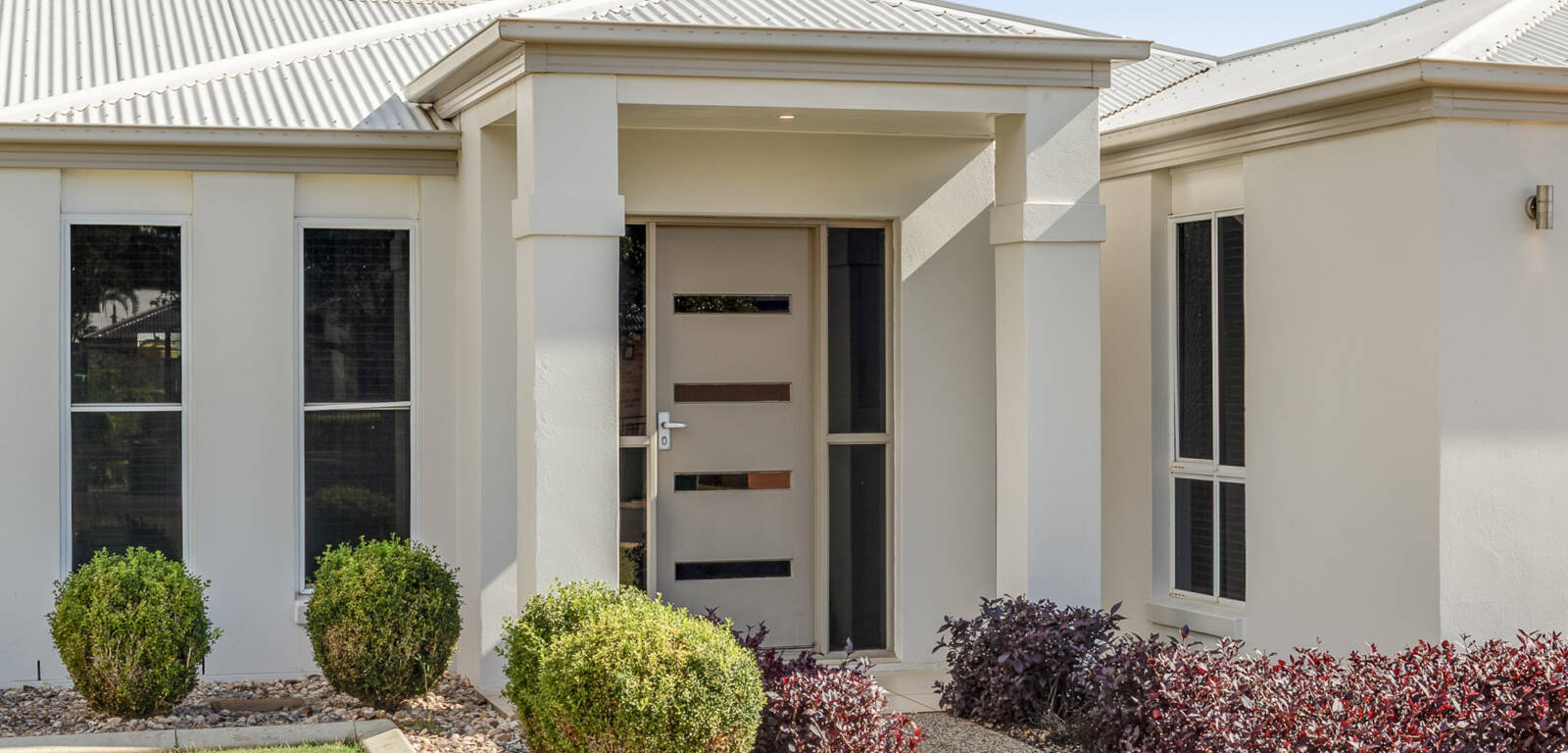 10 Kingfisher St, RANGEVILLE, QLD 4350 AU