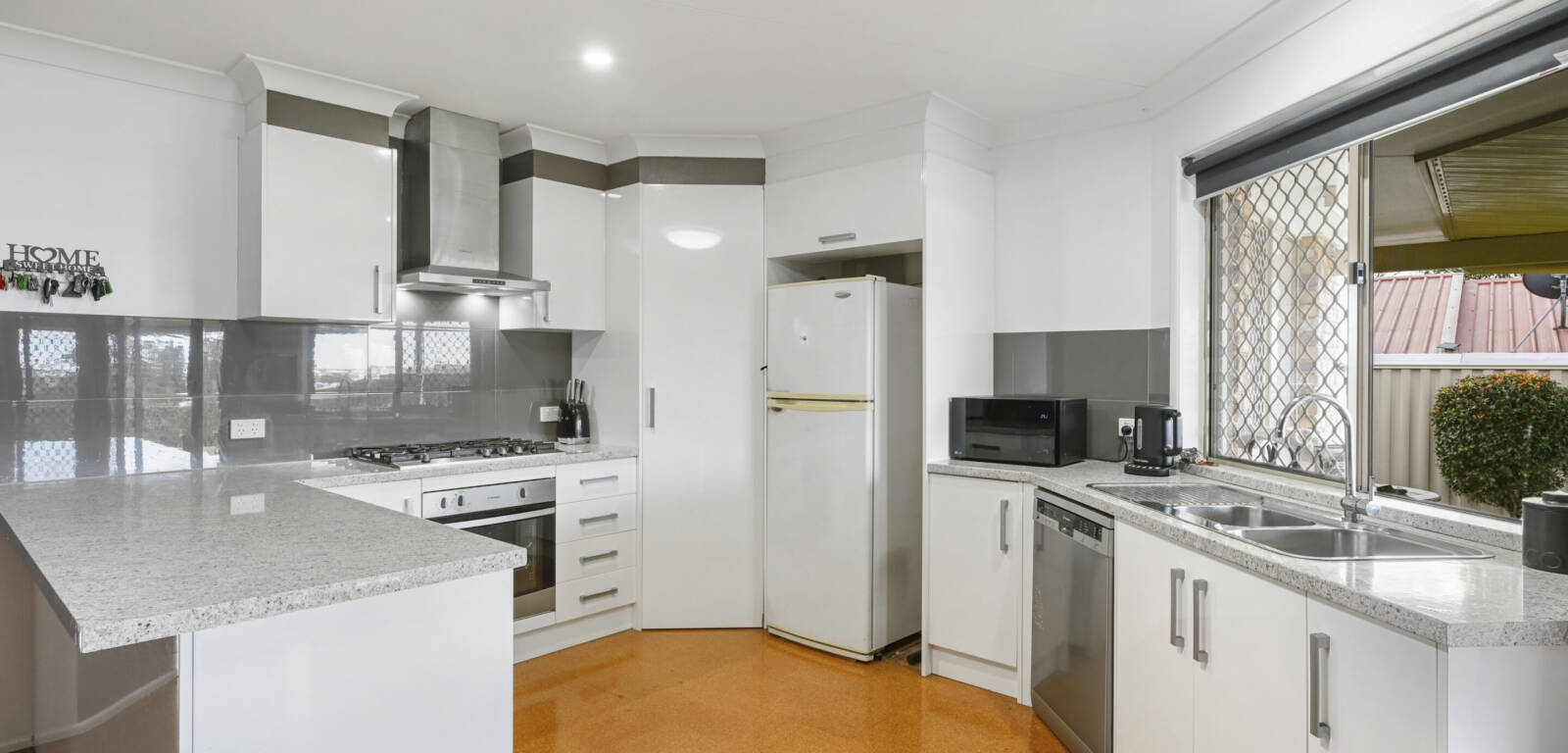 6 Cecilia St, KEARNEYS SPRING, QLD 4350 AU