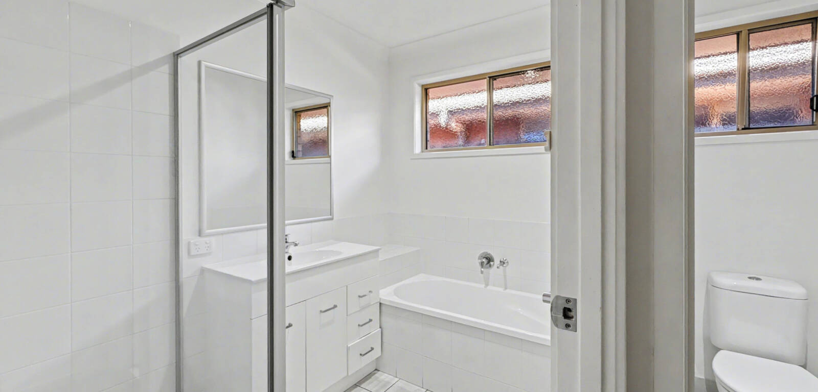 2/98 Main St, WESTBROOK, QLD 4350 AU