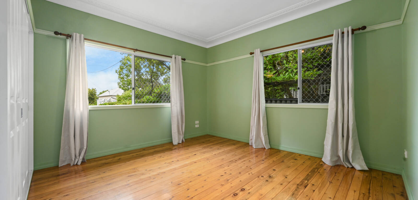 92 Hume St, EAST TOOWOOMBA, QLD 4350 AU