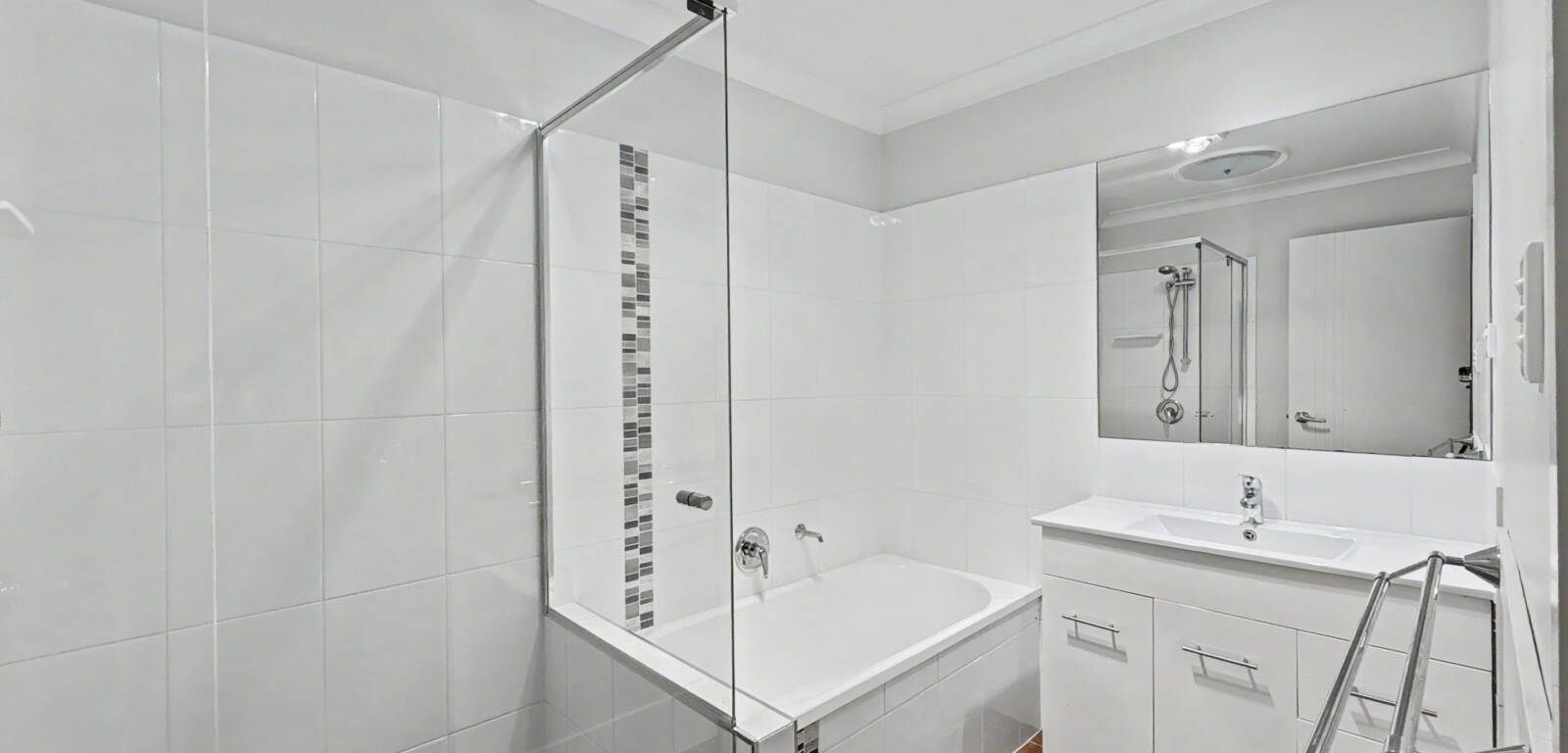 1/7 Camira Cl, HARRISTOWN, QLD 4350 AU